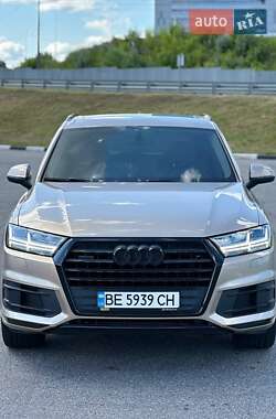 Внедорожник / Кроссовер Audi Q7 2018 в 