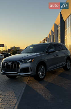 Внедорожник / Кроссовер Audi Q7 2022 в 