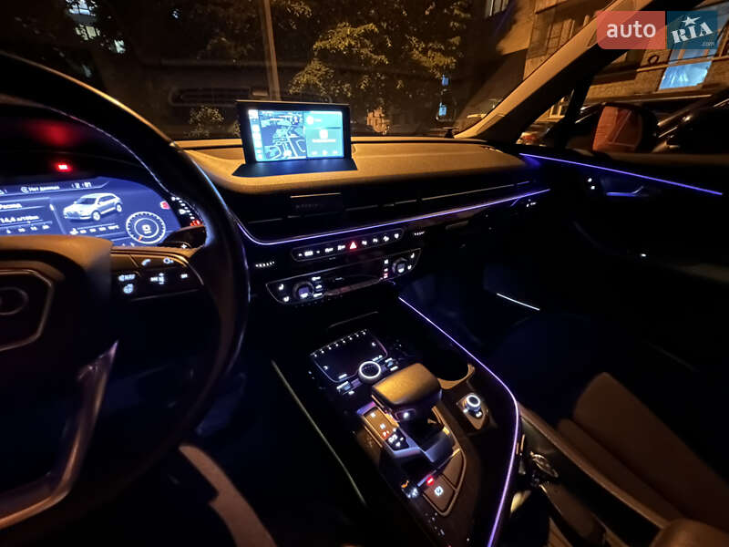 Внедорожник / Кроссовер Audi Q7 2017 в Львове