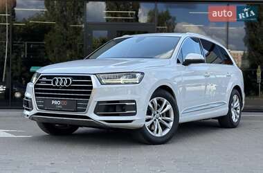 Внедорожник / Кроссовер Audi Q7 2016 в 