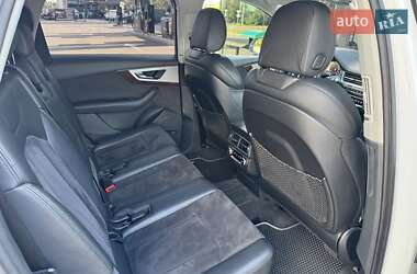 Внедорожник / Кроссовер Audi Q7 2016 в 