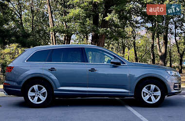 Внедорожник / Кроссовер Audi Q7 2017 в 