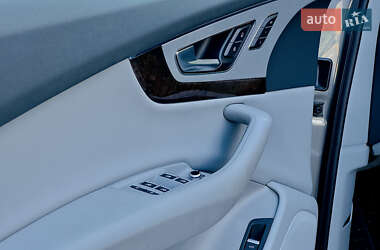 Внедорожник / Кроссовер Audi Q7 2017 в 