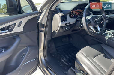 Внедорожник / Кроссовер Audi Q7 2018 в 