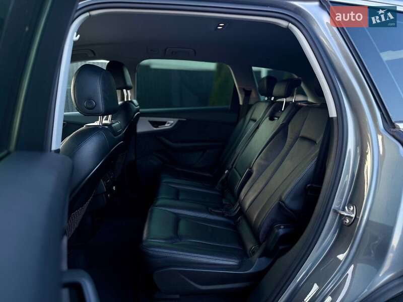 Позашляховик / Кросовер Audi Q7 2016 в Тернополі