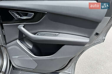 Внедорожник / Кроссовер Audi Q7 2016 в 