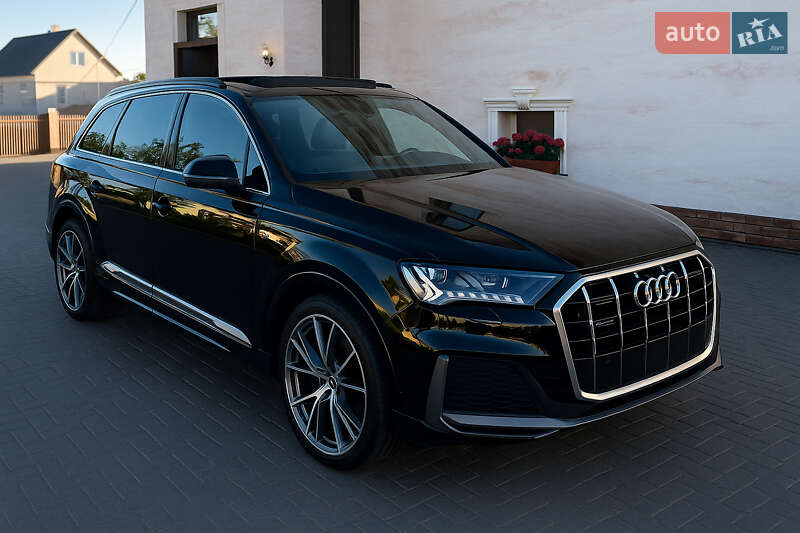 Внедорожник / Кроссовер Audi Q7 2020 в 