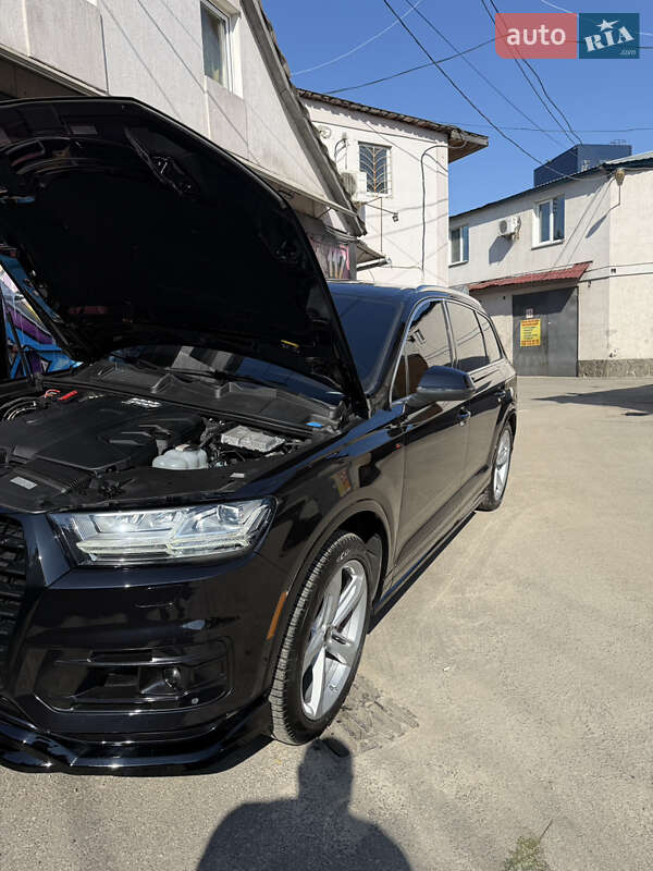 Внедорожник / Кроссовер Audi Q7 2018 в Киеве
