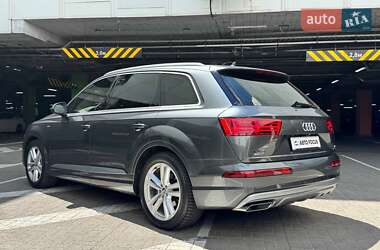 Внедорожник / Кроссовер Audi Q7 2018 в 