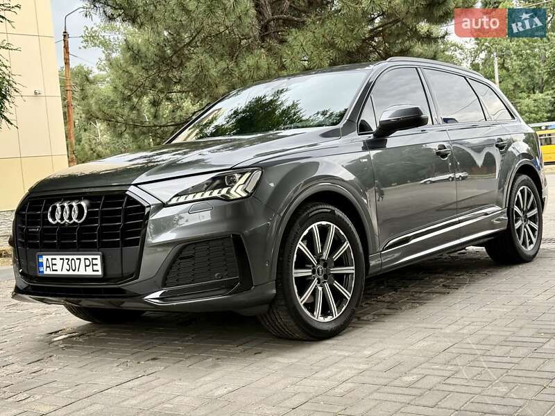 Внедорожник / Кроссовер Audi Q7 2021 в Днепре