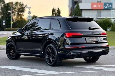Внедорожник / Кроссовер Audi Q7 2025 в 