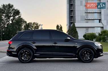 Внедорожник / Кроссовер Audi Q7 2025 в 