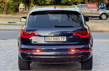 Позашляховик / Кросовер Audi Q7 2012 в 
