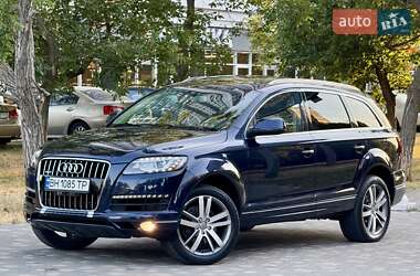 Позашляховик / Кросовер Audi Q7 2012 в 