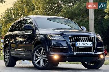 Позашляховик / Кросовер Audi Q7 2012 в 