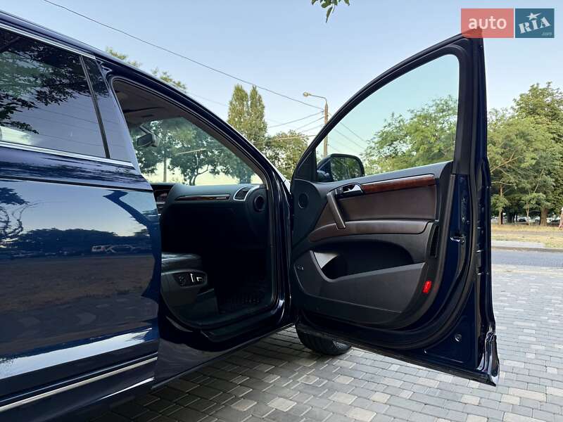Внедорожник / Кроссовер Audi Q7 2012 в Одессе