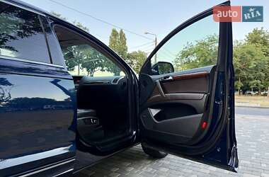 Позашляховик / Кросовер Audi Q7 2012 в 