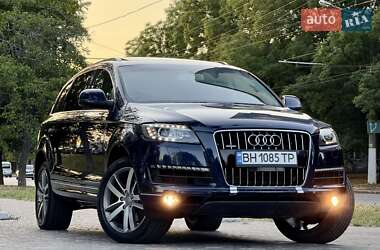Позашляховик / Кросовер Audi Q7 2012 в 