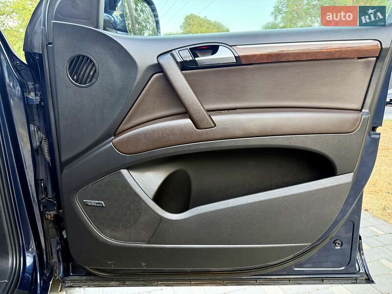 Внедорожник / Кроссовер Audi Q7 2012 в Одессе