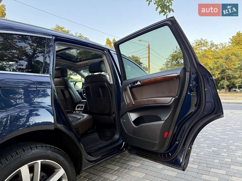 Внедорожник / Кроссовер Audi Q7 2012 в Одессе