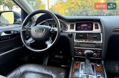 Позашляховик / Кросовер Audi Q7 2012 в 