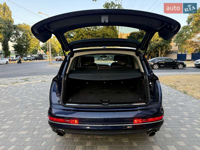 Внедорожник / Кроссовер Audi Q7 2012 в Одессе