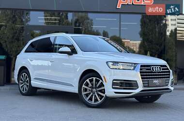 Внедорожник / Кроссовер Audi Q7 2016 в 