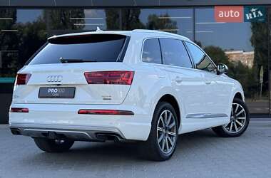 Внедорожник / Кроссовер Audi Q7 2016 в 