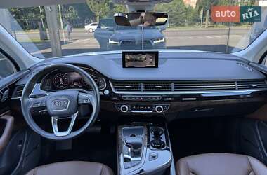 Внедорожник / Кроссовер Audi Q7 2016 в 