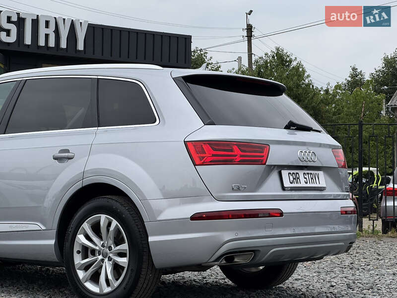 Внедорожник / Кроссовер Audi Q7 2017 в Стрые