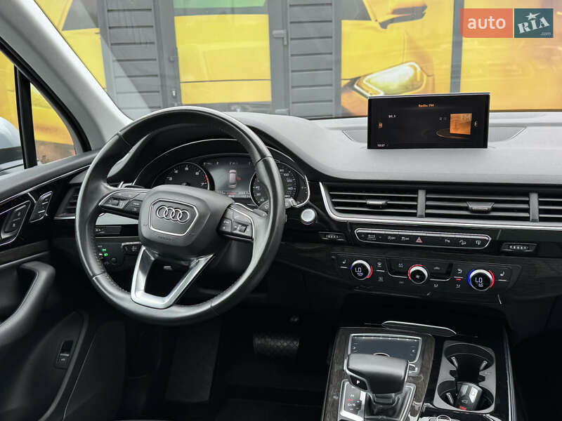 Внедорожник / Кроссовер Audi Q7 2017 в Стрые