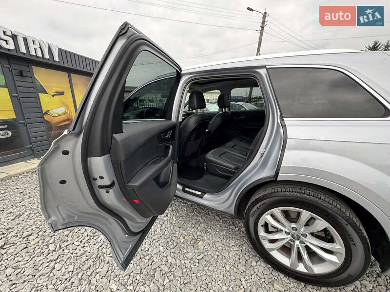 Внедорожник / Кроссовер Audi Q7 2017 в Стрые