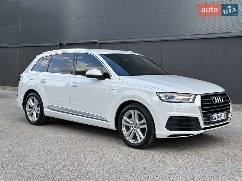 Позашляховик / Кросовер Audi Q7 2017 в 