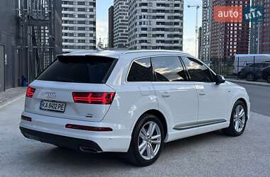 Позашляховик / Кросовер Audi Q7 2017 в 