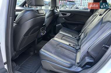Позашляховик / Кросовер Audi Q7 2017 в 
