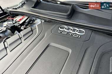Позашляховик / Кросовер Audi Q7 2017 в 