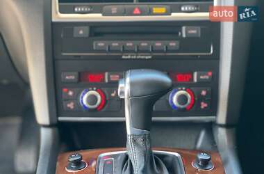 Внедорожник / Кроссовер Audi Q7 2009 в 