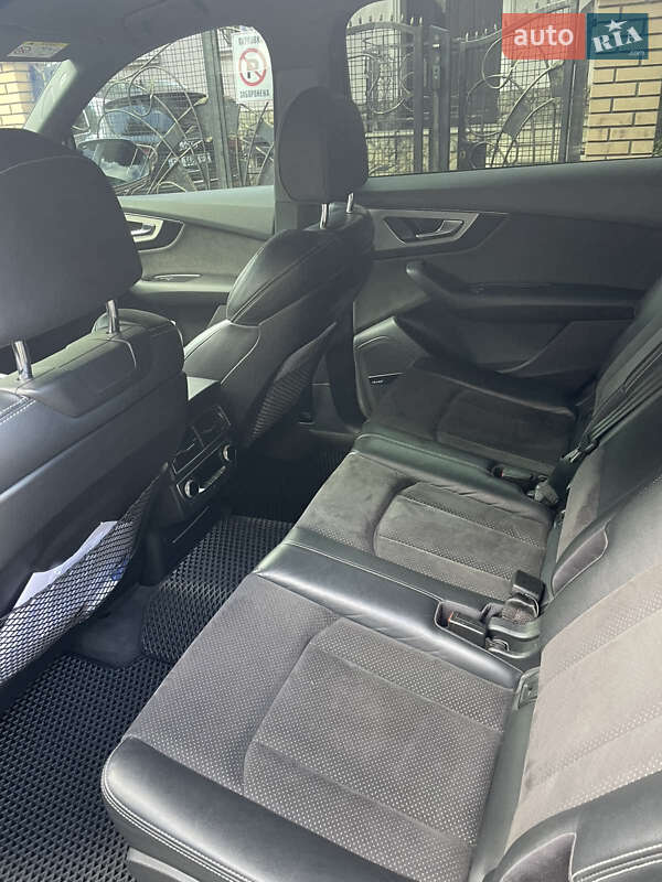 Внедорожник / Кроссовер Audi Q7 2016 в Дрогобыче