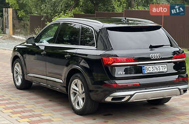 Внедорожник / Кроссовер Audi Q7 2019 в 