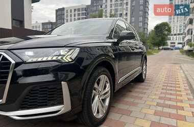 Внедорожник / Кроссовер Audi Q7 2019 в 