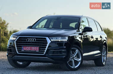 Внедорожник / Кроссовер Audi Q7 2018 в 