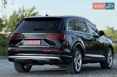Внедорожник / Кроссовер Audi Q7 2018 в 