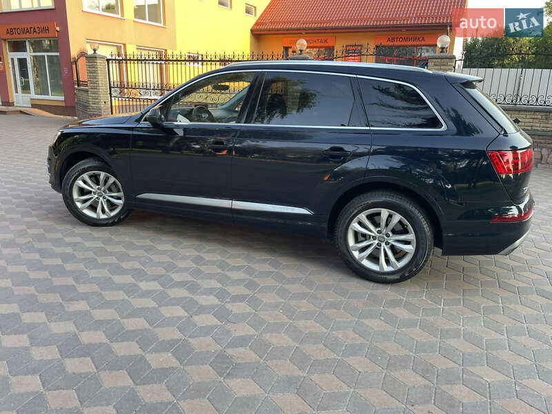 Внедорожник / Кроссовер Audi Q7 2016 в Лубнах