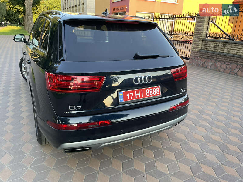 Внедорожник / Кроссовер Audi Q7 2016 в Лубнах