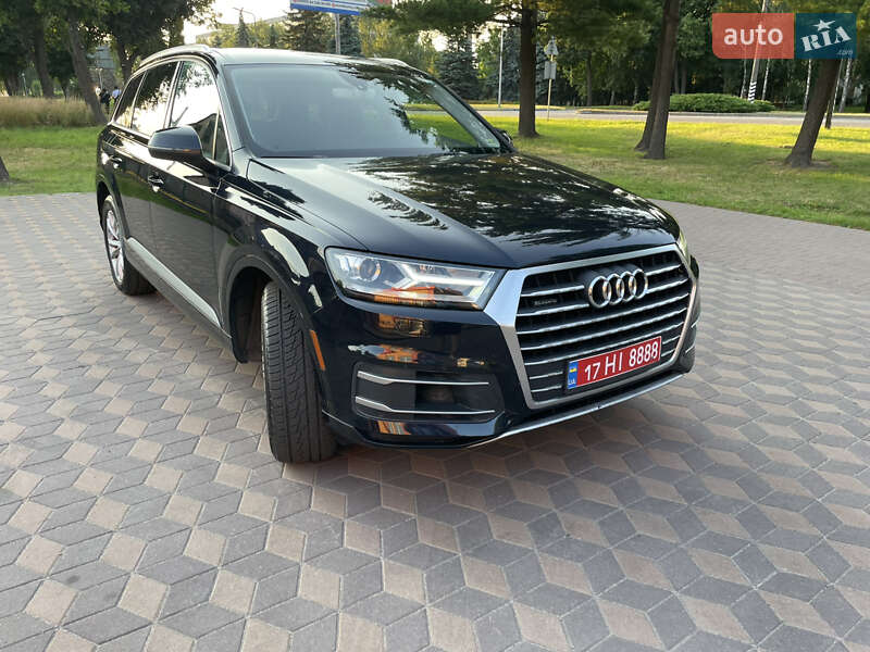Внедорожник / Кроссовер Audi Q7 2016 в Лубнах