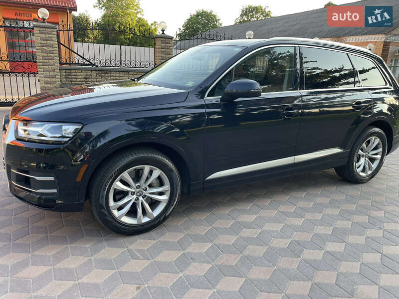 Внедорожник / Кроссовер Audi Q7 2016 в Лубнах