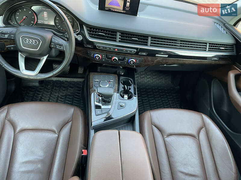 Внедорожник / Кроссовер Audi Q7 2016 в Лубнах