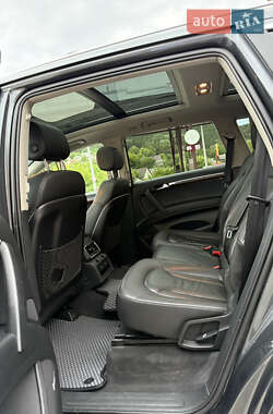 Позашляховик / Кросовер Audi Q7 2013 в 