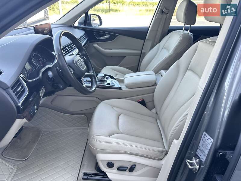 Внедорожник / Кроссовер Audi Q7 2015 в Киеве