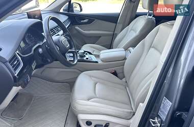 Внедорожник / Кроссовер Audi Q7 2015 в 